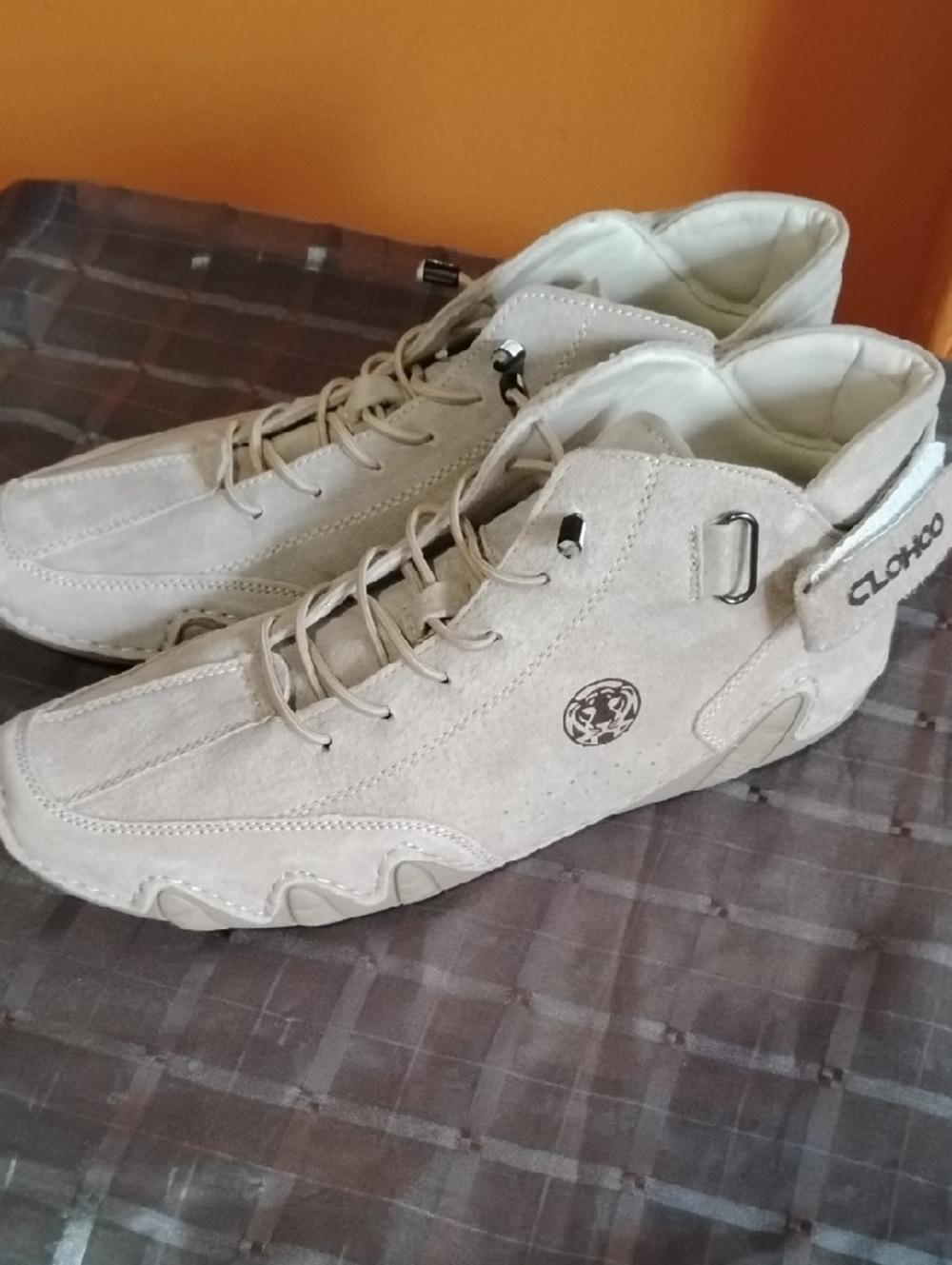 Men's Light Beige Suede Lace-Up Sneakers with Velcro Strap CLOHOO